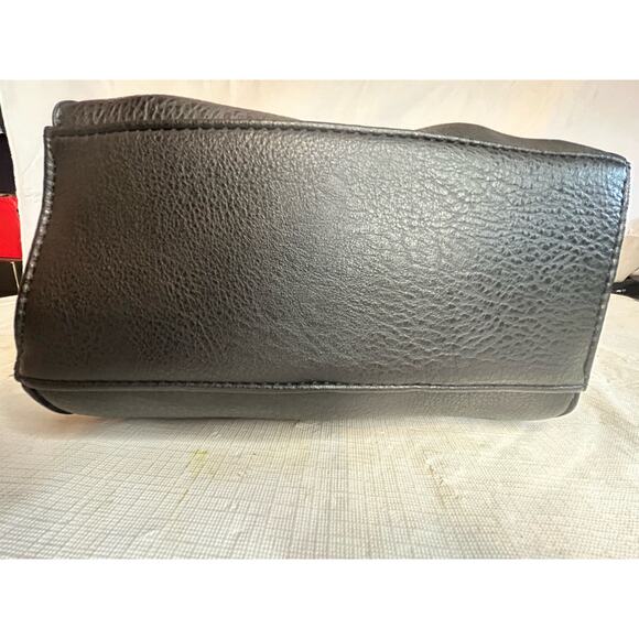 Small Black and White Handbag Preowned - Picture 5 of 8